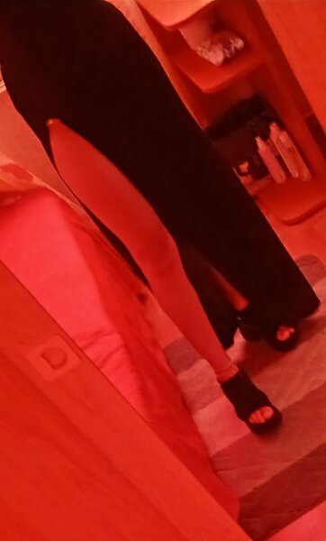 Buna, sunt Amalya.